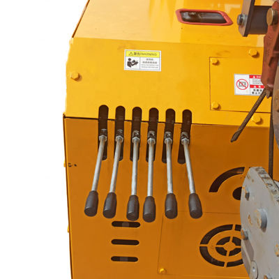 Le moteur est équipé d'un moteur de commande à commande automatique.