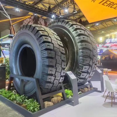 Presse hydraulique pour pneus OTR