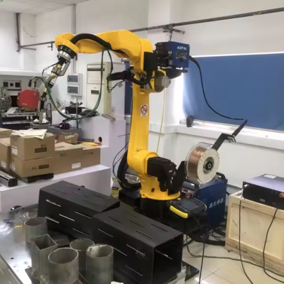 Bras de robot industriel à 6 axes de 10 kg de charge utile et 1700 mm de portée, soudage MIG en acier inoxydable, manipulateur de soudage robotisé automatique à 6 axes