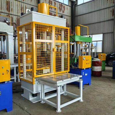 Machine de démontage de ressort de réglage d'excavatrice Komatsu, presse hydraulique sur table de travail mobile 200T, presse de goupille de chenille