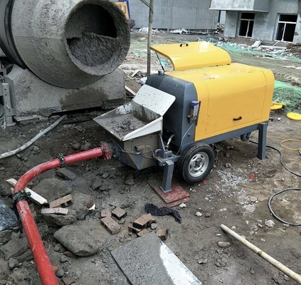 pompe de livraison concrète de 30kw XDEM 10 - 45 mètres cubes traînent la pompe