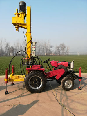 le tracteur 36Hp a monté la foreuse bien de 150m avec le moteur diesel